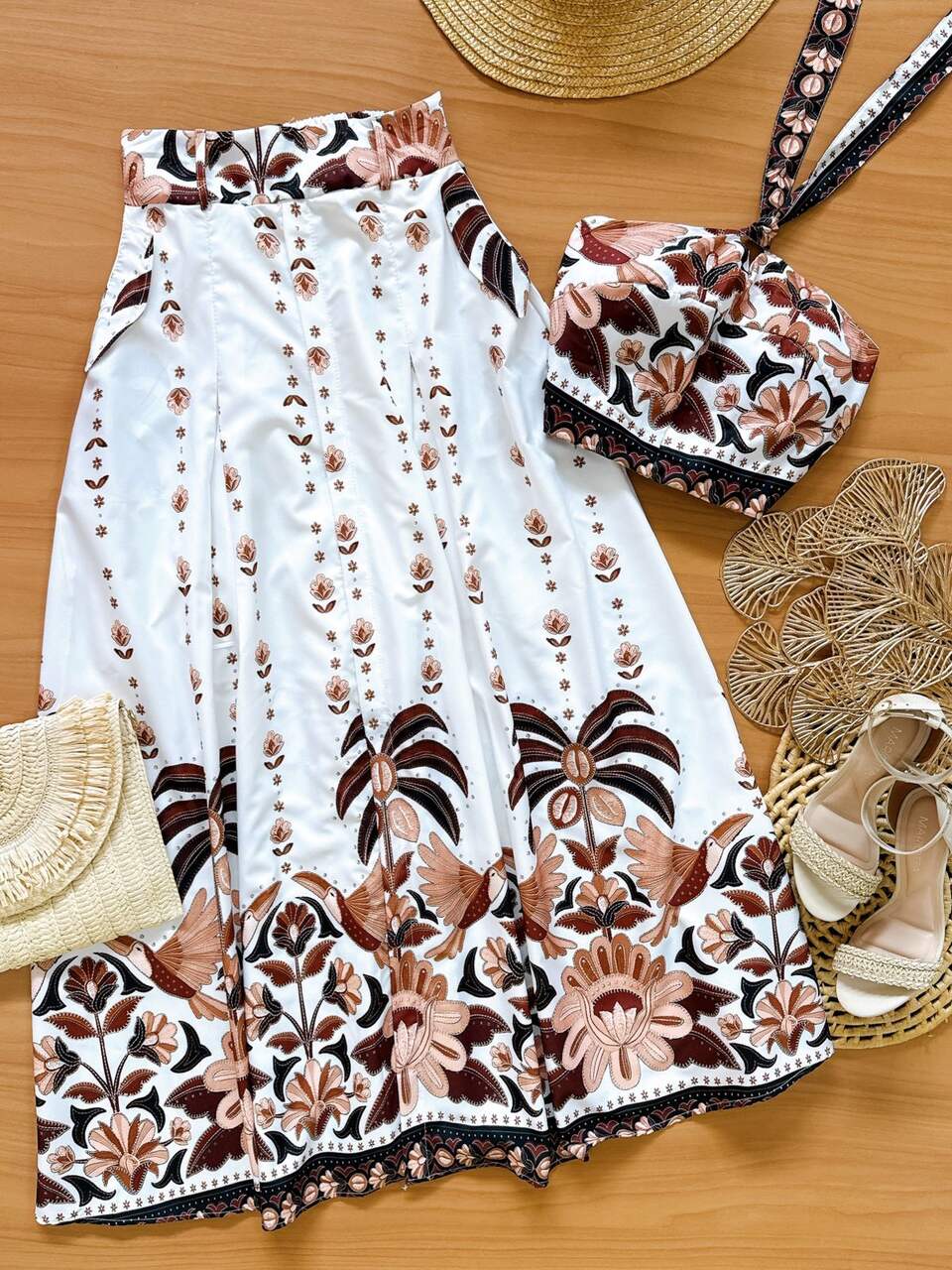 Conjunto Saia e Cropped Sabrina Estampado Marrom