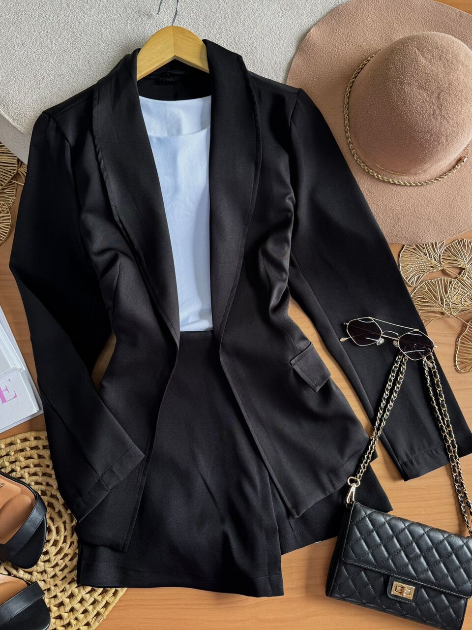 Conjunto Short-Saia e Blazer Fernanda Preto