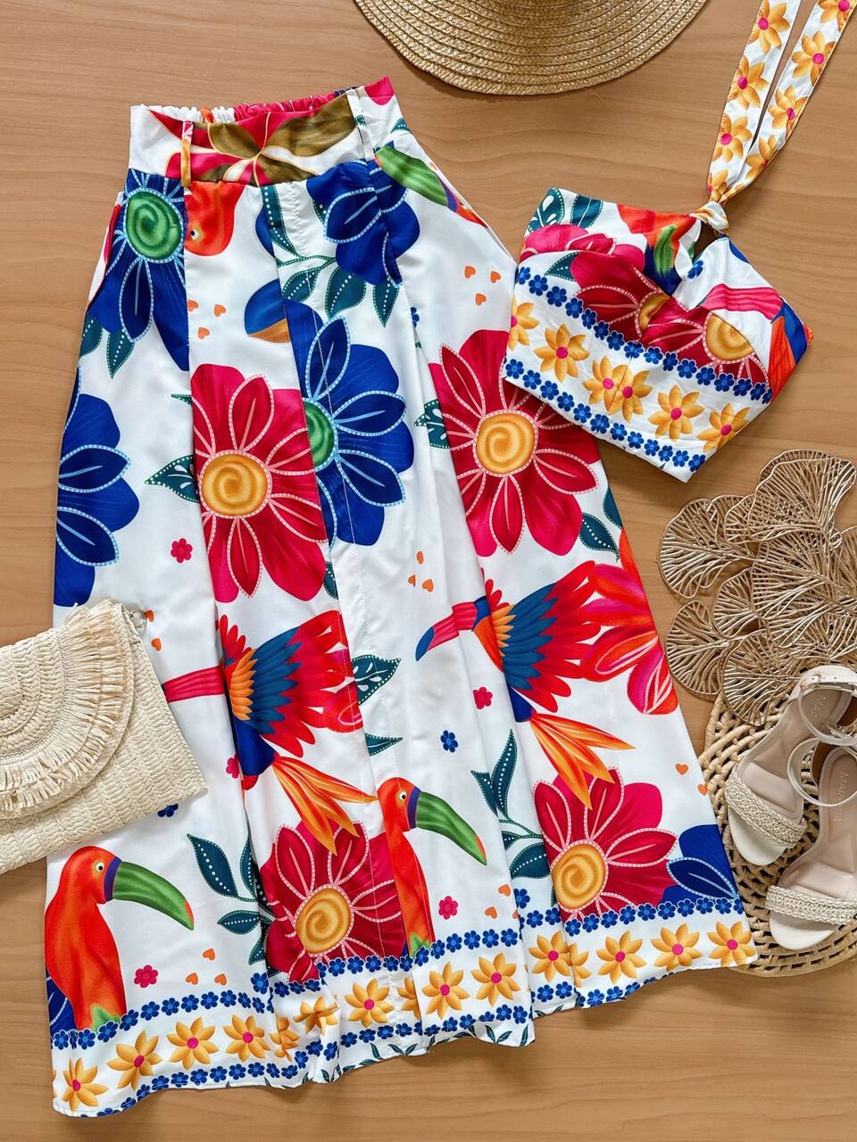 Conjunto Saia e Cropped Sabrina Estampado Azul/Vermelho