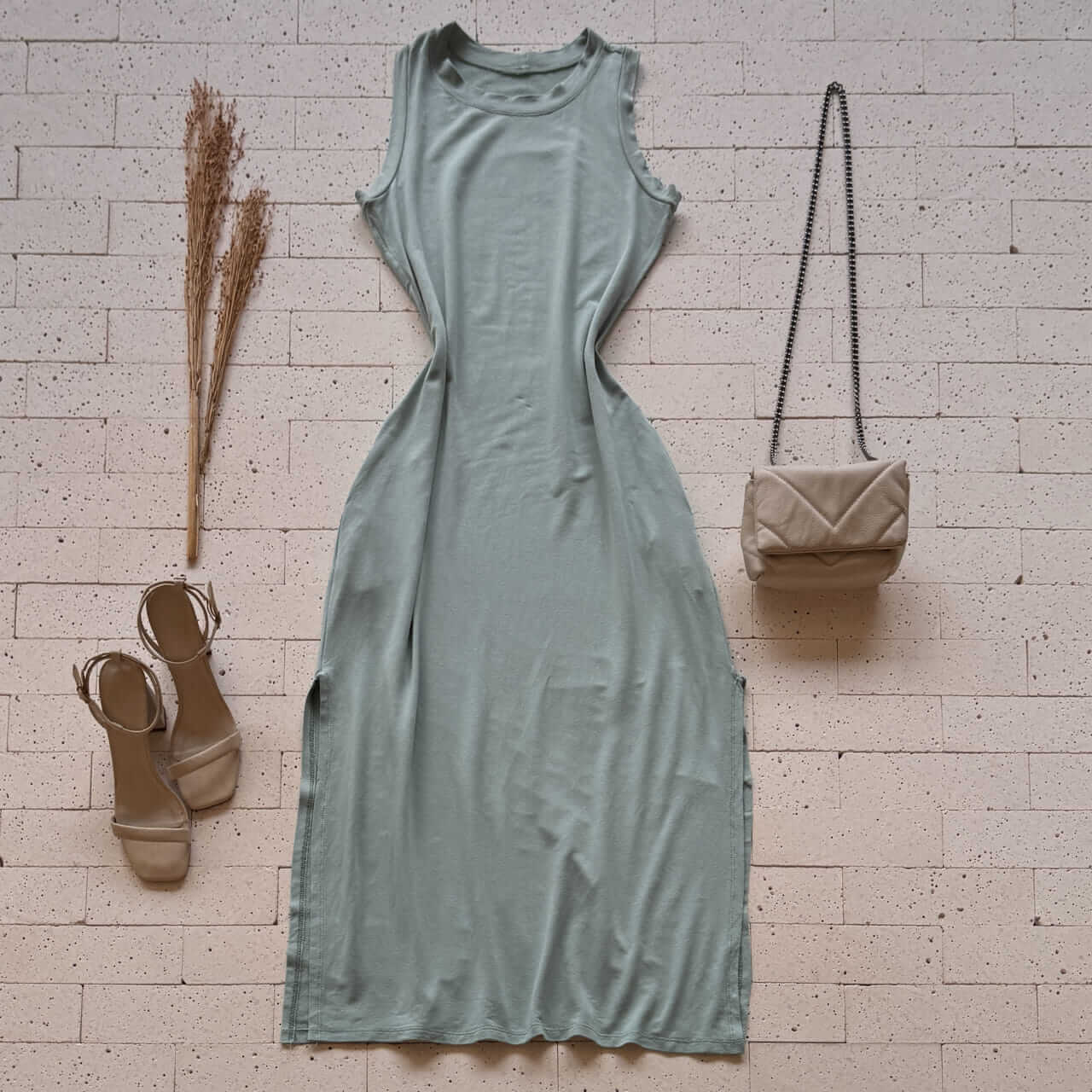 Dondoca_com_br Vestido Regata Midi Moletinho Com Bolsos E Fendas Menta